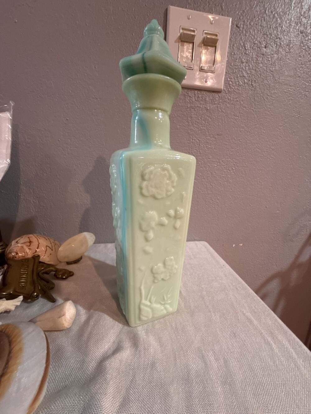 Jim Beam Vintage 1972 Jadeite Slag Glass Floral Decanter Bottle